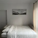 Appartement Lumineux Dans Un Quartier Anime