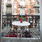 Grand Appartement D\'Artiste Cosy Et Proche De Tout
