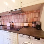 Magnolia Pink Studio New And Fully Equipped