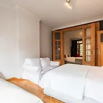 Appartement Spacious In Brussels, Large Private Garden Brussel