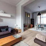 Appartement Spacious In Brussels, Large Private Garden