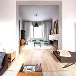 Appartement Spacious In Brussels, Large Private Garden *