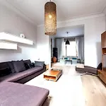 Appartement Spacious In Brussels, Large Private Garden