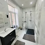 Appartement Renove Et Radieux A Brussel