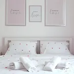 Private Centre Apartment *