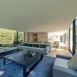 Villa Luxurious 1000m2 With Garden And Pool Brussel