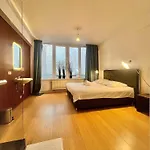 5 Min From Grand Place 1 Bedroom Apt Renovated!