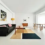 5 Min From Grand Place 1 Bedroom Apt Renovated!