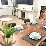 Appartement Charming Two Bedroom Flat - Nato -