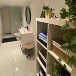 Superbe Full Equipe Avec Cour Exterieur Appartement Brussel