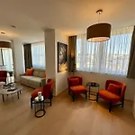 Penthouse Grand Place - 2Bd - 200Sqm Terrace