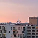 Bxl Central With City Views