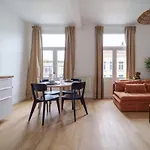 Cozy Cocoon - Gare Du Midi