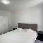 Luxury Apartment 2Br & Jacuzzi Near Expo 12 & Ing Arena