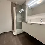 Modern 2 Bedroom Apartment For 6 - City Center