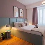 Apartment Near Metro, City Center