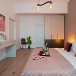 Apartment Near Metro, City Center