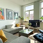 Bright Apartment In Saint-Gilles