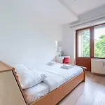 Jette - Base En Peripherie De Ville - 15Min Centre