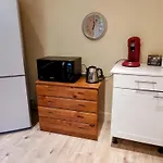 Modern Half-Basement 1Br Near Montgomery & Vub