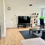 Elegant Apartment Near Atomium Ideal For Families