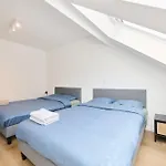 Toison D\'Or House 4