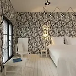 La Maison Haute Guesthouse