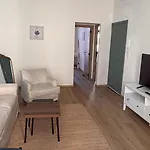 Le Goujons - New Apartment Near Midi Station