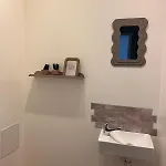 Elegant Renovated Apartment 2 Bedrooms Close To Transport