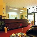 New Charlemagne Hotel