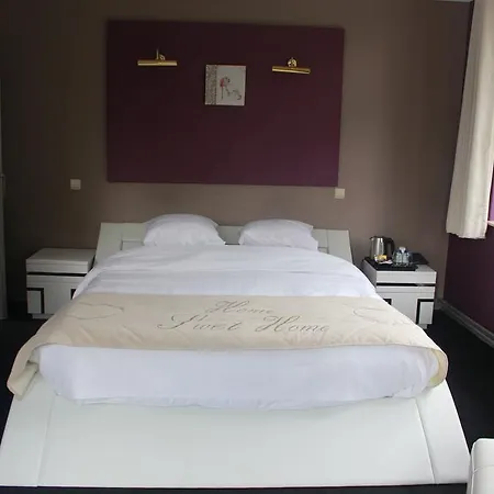 Story' Inn Hotel 2*