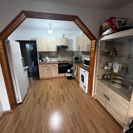 Apparemment Apartment *