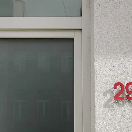 1 Apartment *