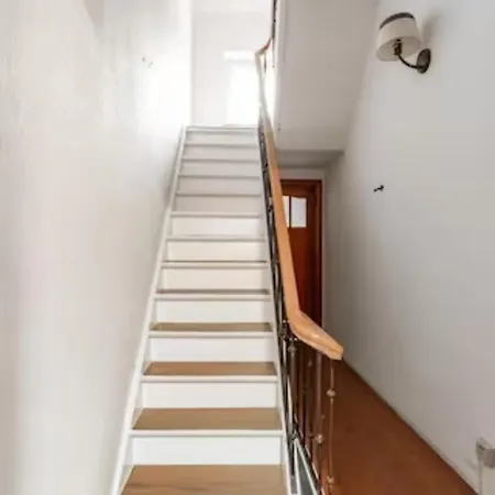 Beautiful, Renovated Fully Self Contained * Brussels