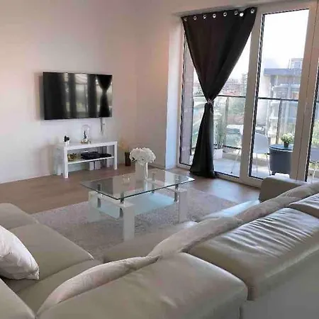 Luxury With Stunning View & Free Parking Apartment Brussels