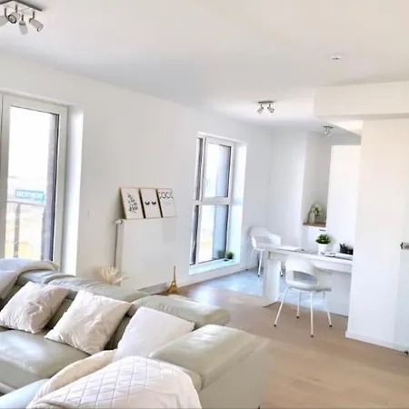 Luxury With Stunning View & Free Parking Apartment Brussels