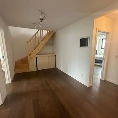 Welcome To Our Beautiful Triplex ! Apartment *