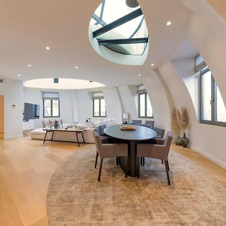 Triplex In The Center Apartment *