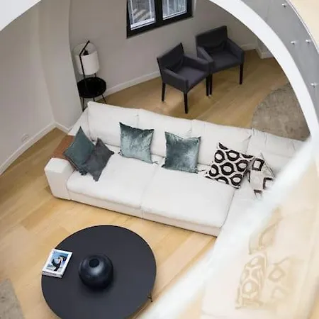 Apartment Triplex In The Center *