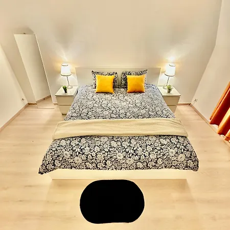 Double Bedroom In Apartment *