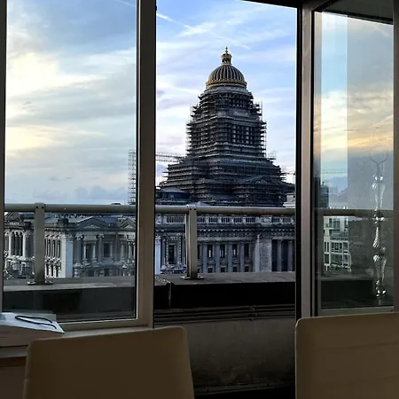 Penthouse In Avenue Louise * Brussels