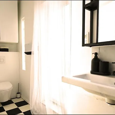 Apartment Bold And Beautiful Duplex In Central