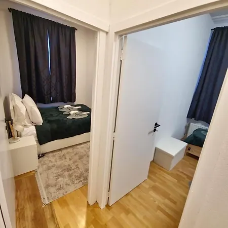 Sauna, Atomium, Expo Brussels, Stadium Roi Baudoin, Kinepolis, Planetarium, Centre Apartment