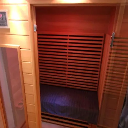 Sauna, Atomium, Expo Brussels, Stadium Roi Baudoin, Kinepolis, Planetarium, Centre Brussels
