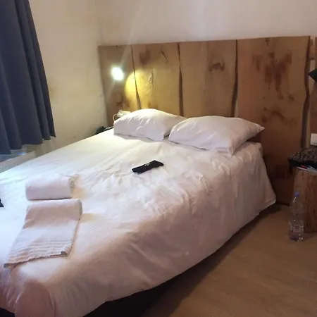 The82 Midi Hostel *