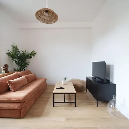Cozy Cocoon - Gare Du Midi Brussels
