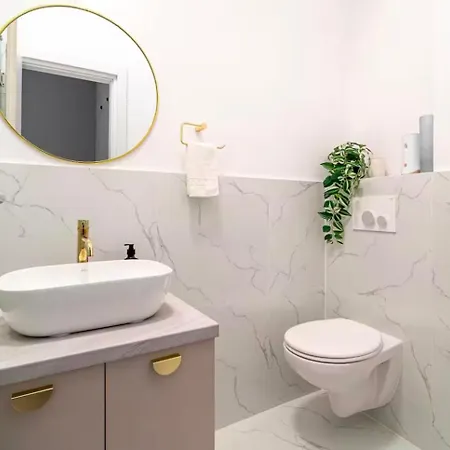 Apartment Near Metro, Center