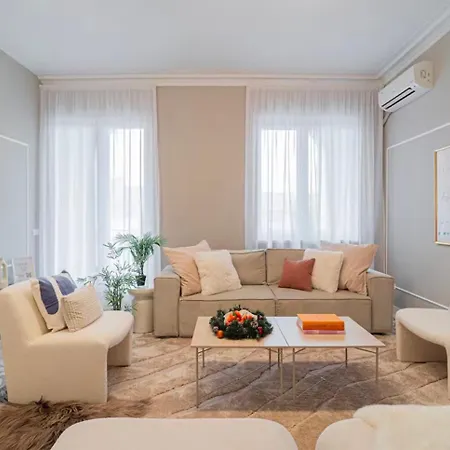 Apartment Near Metro, Center