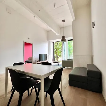Spacious Loft Instant Favourite Up To 4 Guests Comfort & Style In Apartment