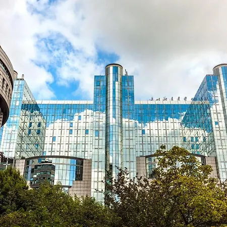 Parlement Europeen Apartment *